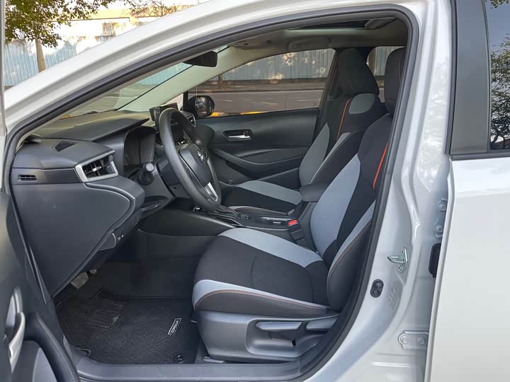 Фото 5 - Toyota Corolla