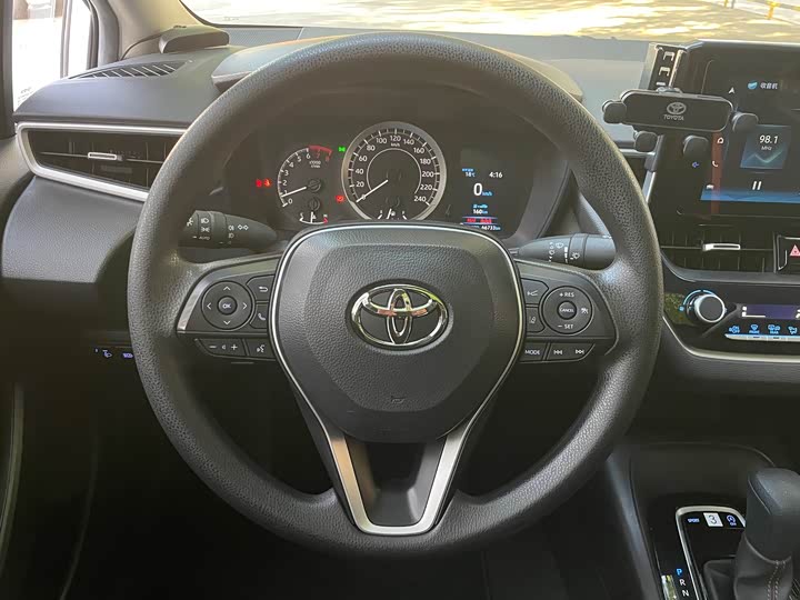 Фото 7 - Toyota Corolla