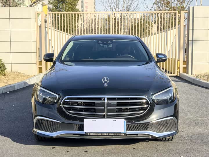 Фото 2 - Mercedes-Benz E-Class