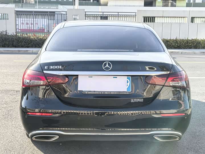 Фото 9 - Mercedes-Benz E-Class