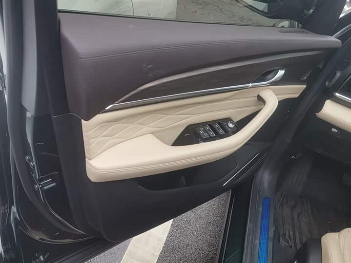 Фото 7 - Geely Monjaro