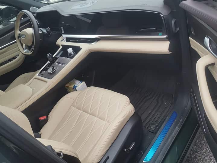 Фото 8 - Geely Monjaro