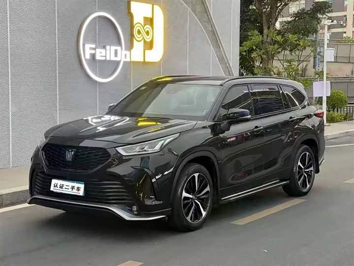 Фото 2 - Toyota Crown Kluger