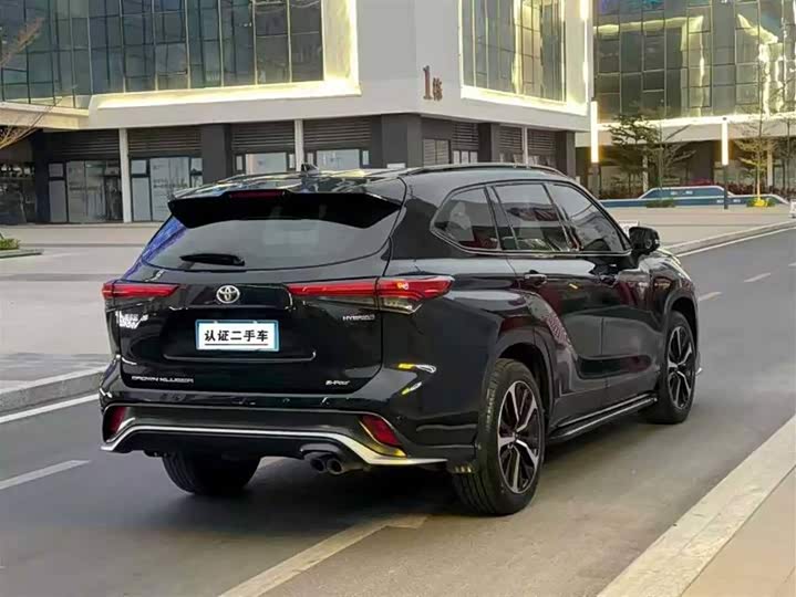 Фото 5 - Toyota Crown Kluger