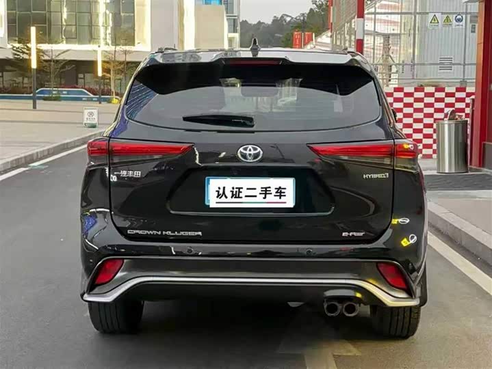 Фото 6 - Toyota Crown Kluger