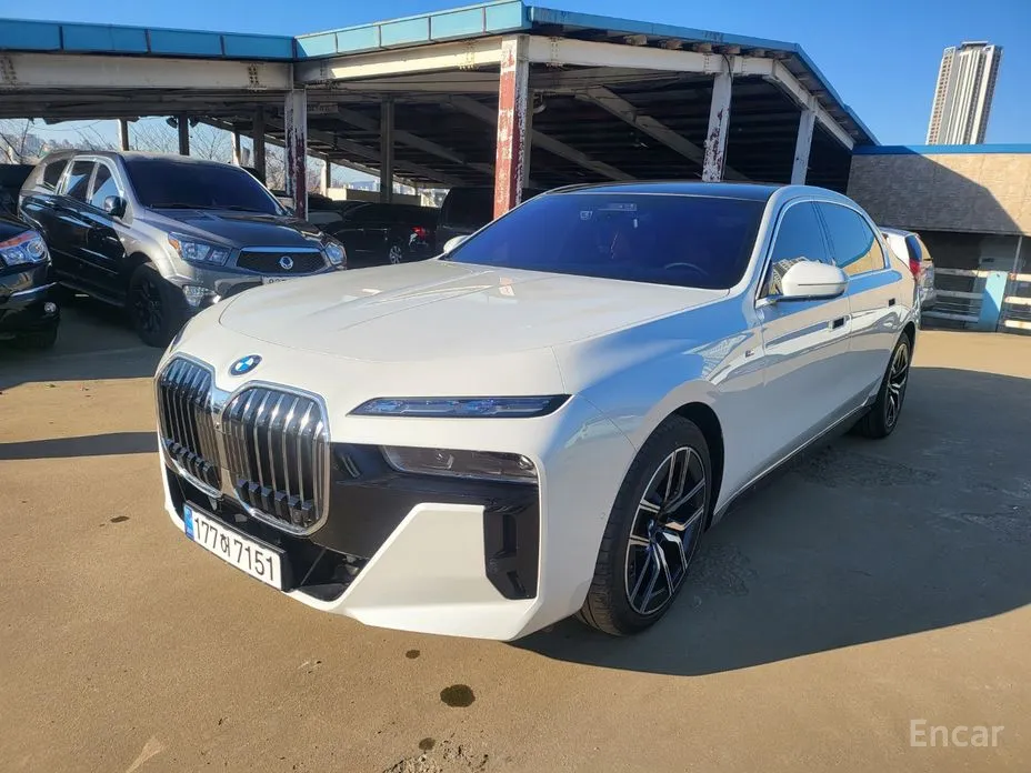 Фото 2 - BMW 7 Series