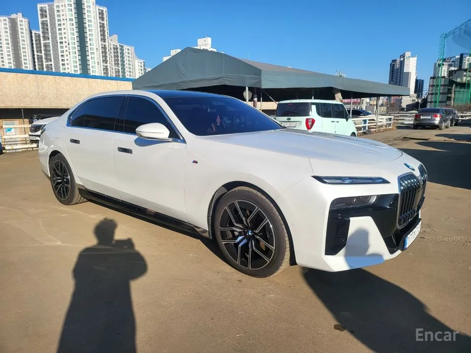 Фото 3 - BMW 7 Series