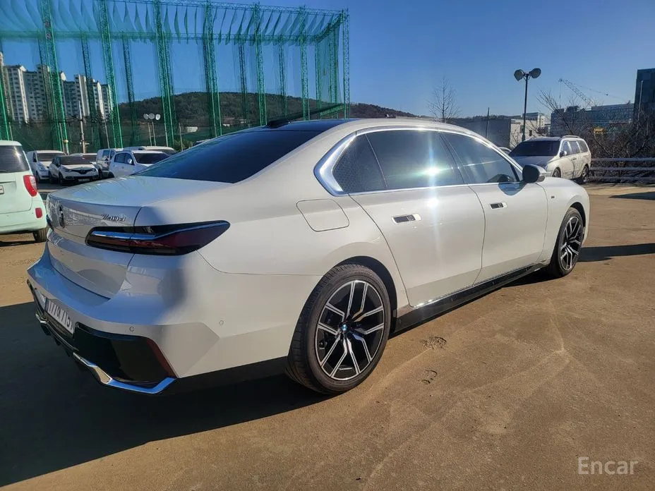 Фото 4 - BMW 7 Series