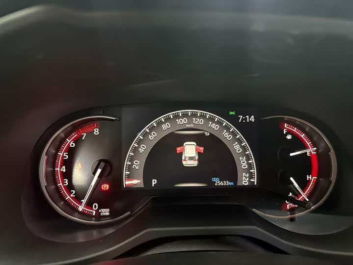 Фото 7 - Toyota RAV4