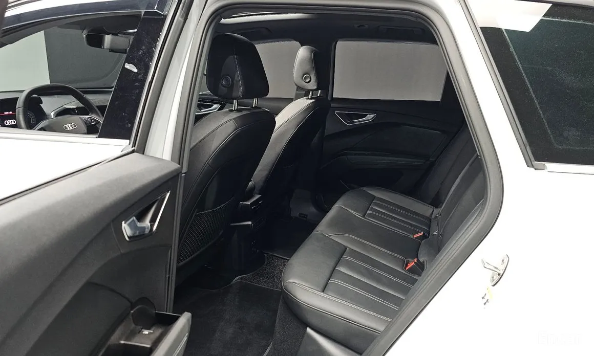 Фото 12 - Audi Q4 e-tron