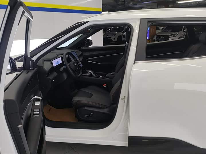 Фото 9 - Geely Atlas