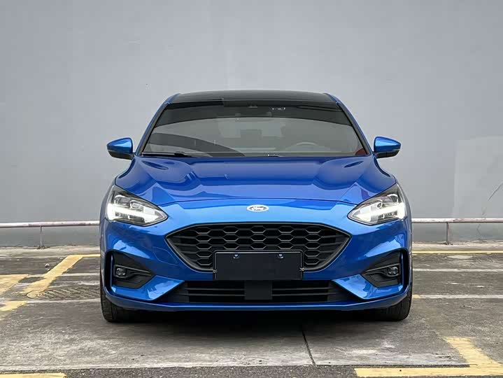 Фото 2 - Ford Focus
