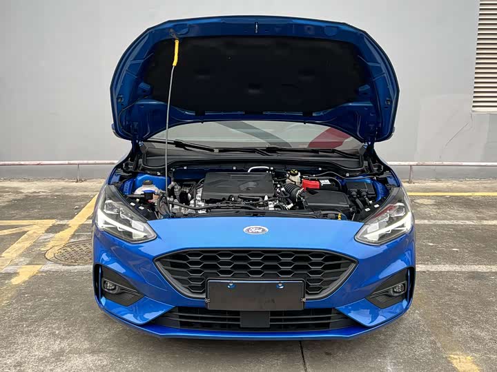 Фото 9 - Ford Focus