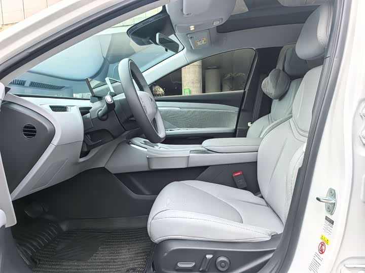 Фото 4 - XPeng Mona M03