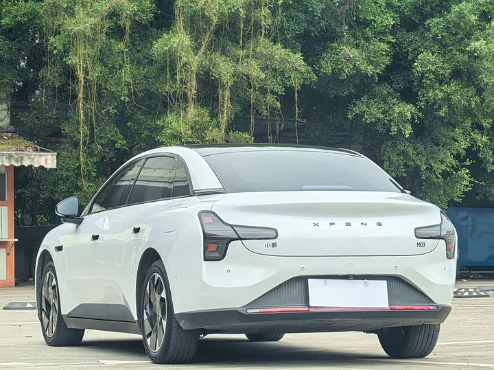 Фото 9 - XPeng Mona M03