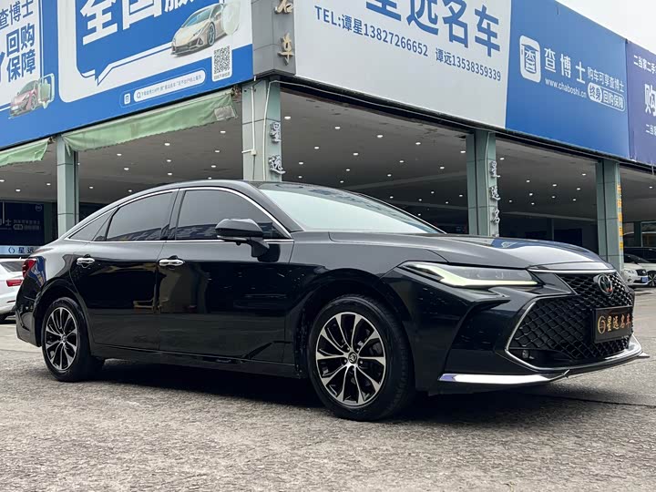 Фото 3 - Toyota Avalon