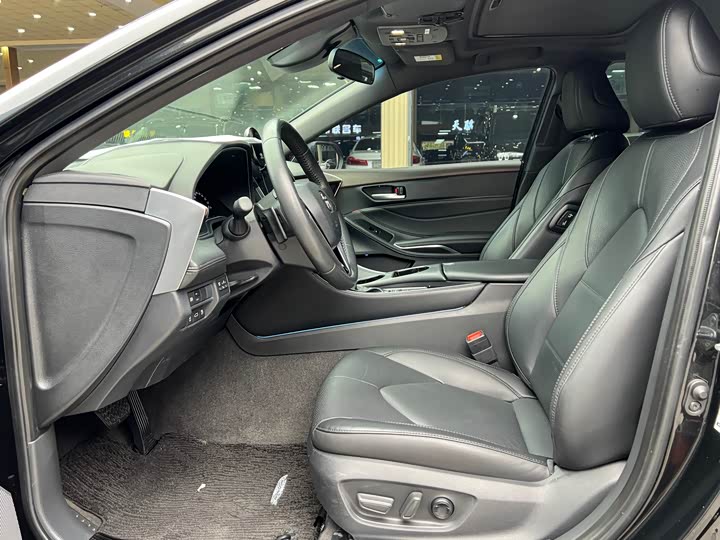 Фото 7 - Toyota Avalon