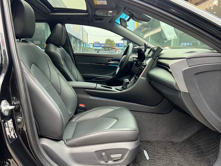 Фото 9 - Toyota Avalon