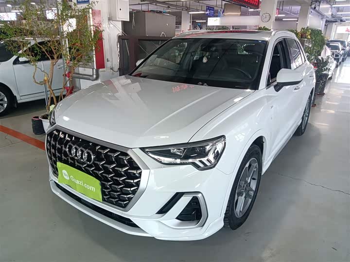 Фото 1 - Audi Q3