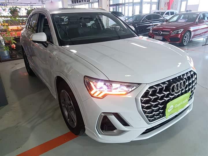 Фото 4 - Audi Q3
