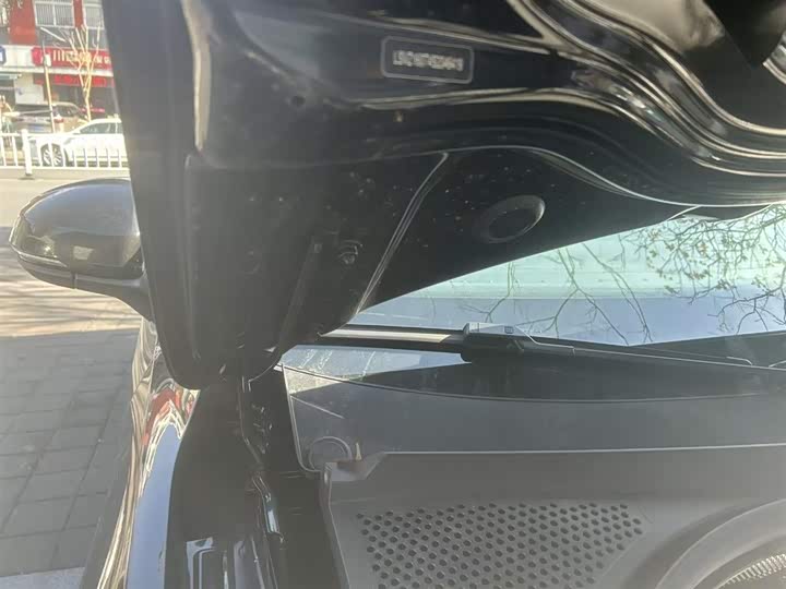 Фото 2 - Volkswagen Tiguan L Pro