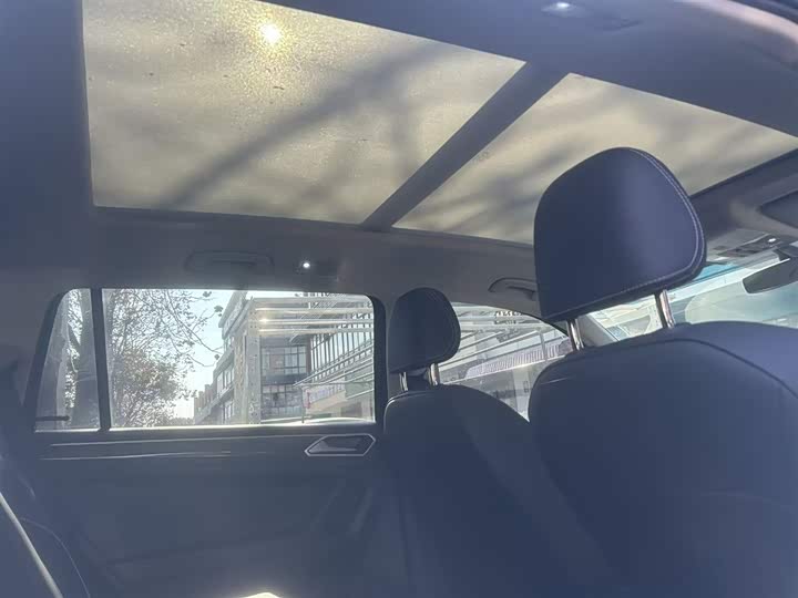 Фото 6 - Volkswagen Tiguan L Pro