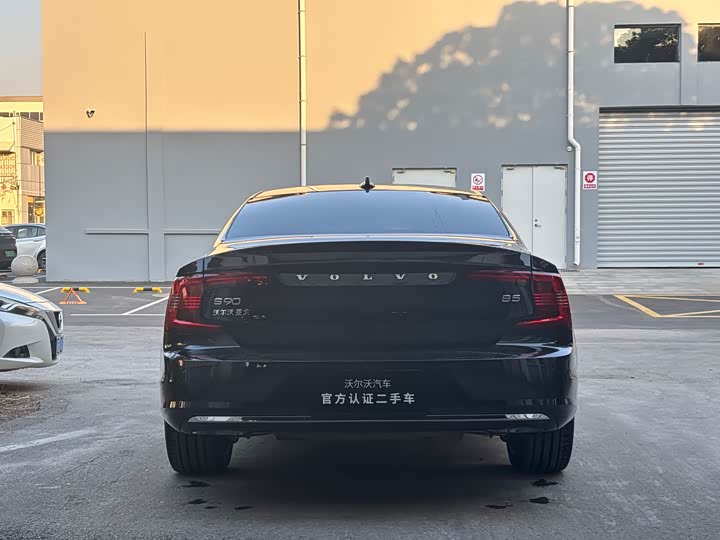 Фото 5 - Volvo S90
