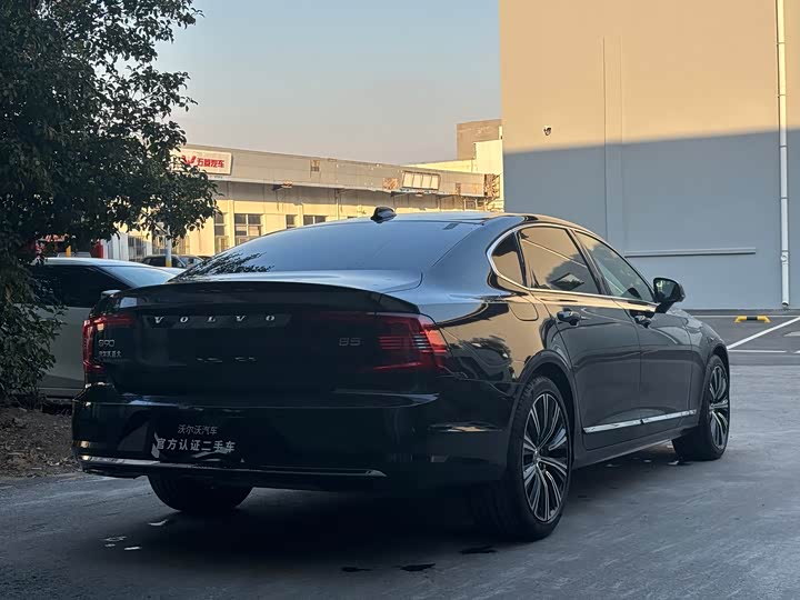 Фото 6 - Volvo S90