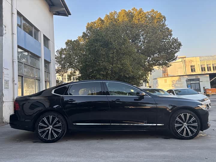Фото 7 - Volvo S90