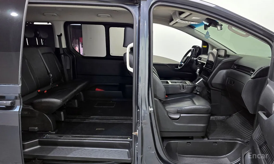 Фото 12 - Hyundai Staria