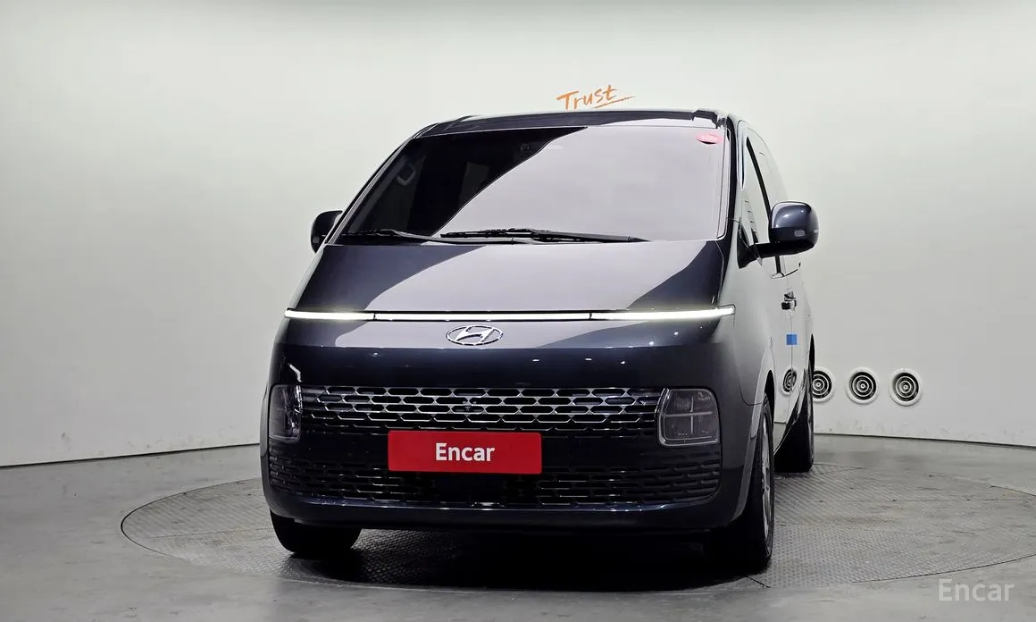 Фото 3 - Hyundai Staria