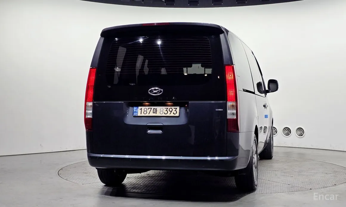 Фото 4 - Hyundai Staria