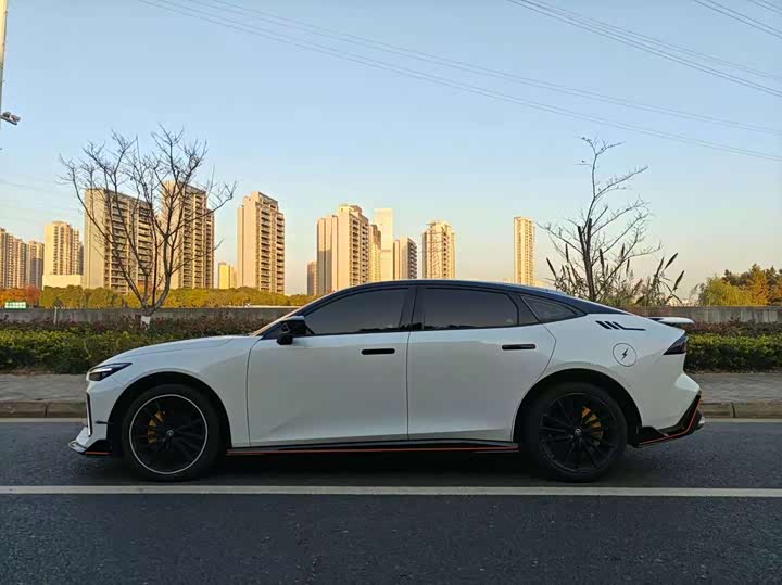 Фото 4 - Changan UNI-V