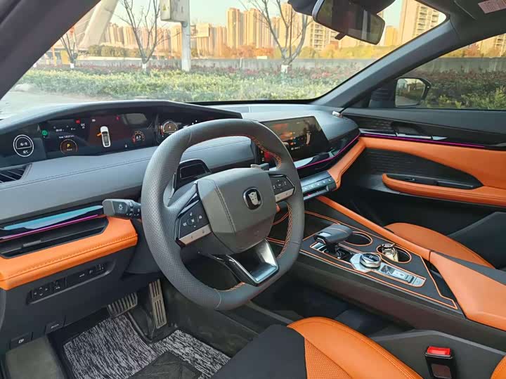 Фото 8 - Changan UNI-V