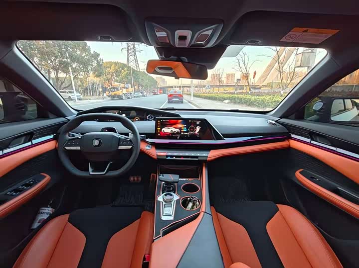 Фото 9 - Changan UNI-V