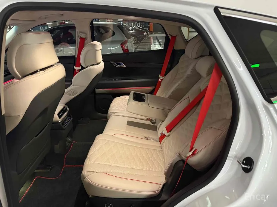 Фото 10 - Genesis GV80