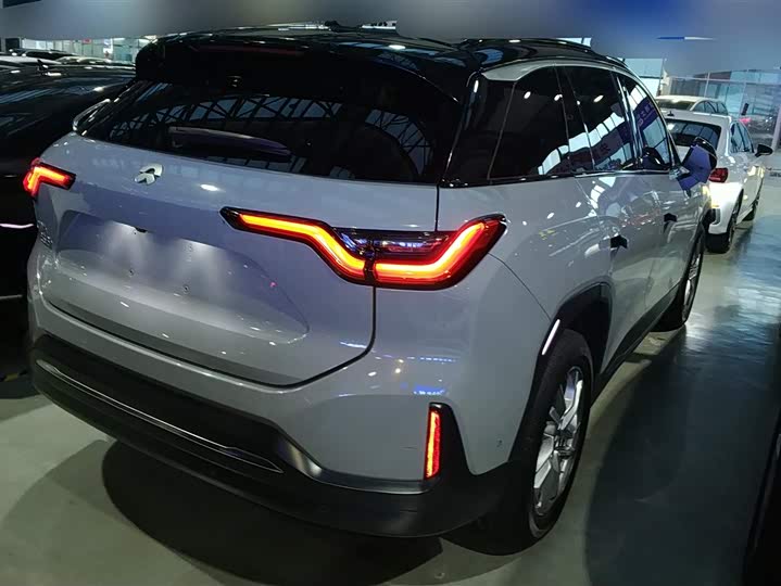 Фото 3 - Nio ES6