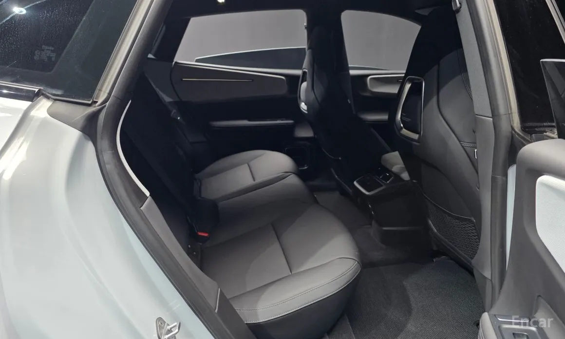 Фото 12 - Polestar 4