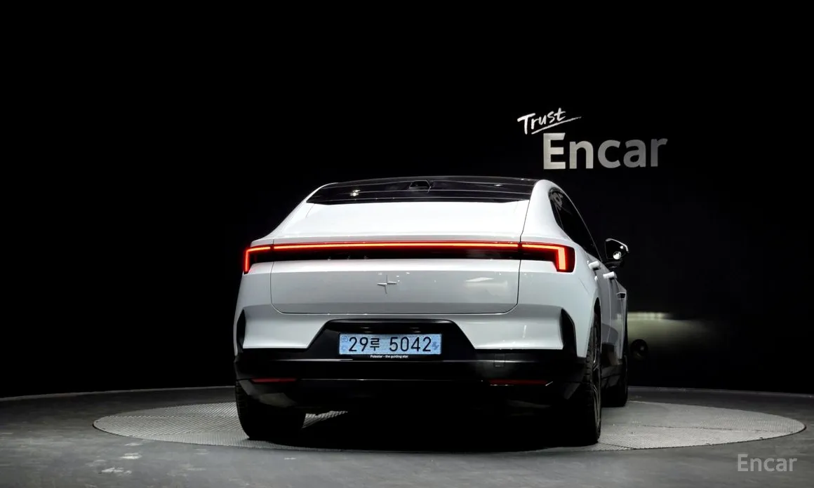 Фото 4 - Polestar 4