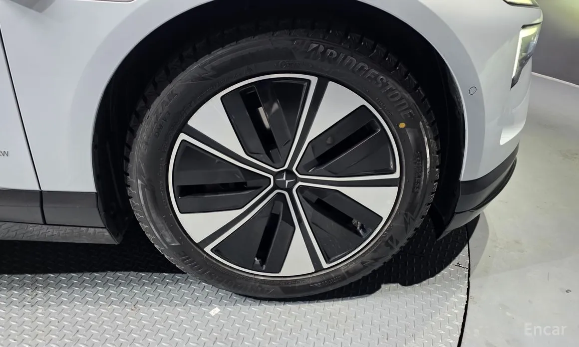 Фото 5 - Polestar 4