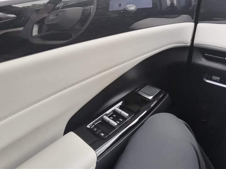 Фото 7 - Geely Galaxy L7