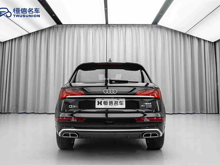 Фото 6 - Audi Q5L