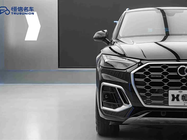 Фото 8 - Audi Q5L