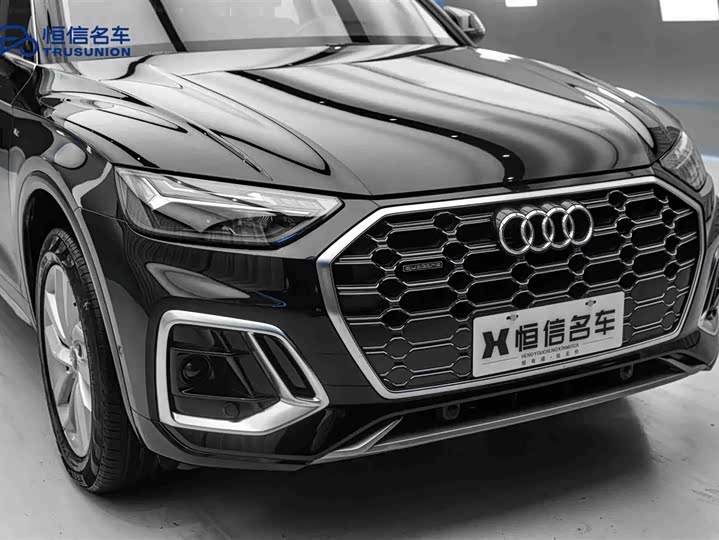 Фото 9 - Audi Q5L