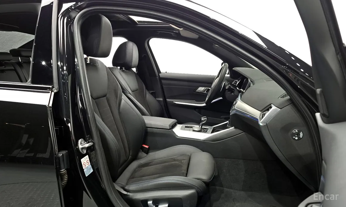 Photo 10 - BMW 3 Series