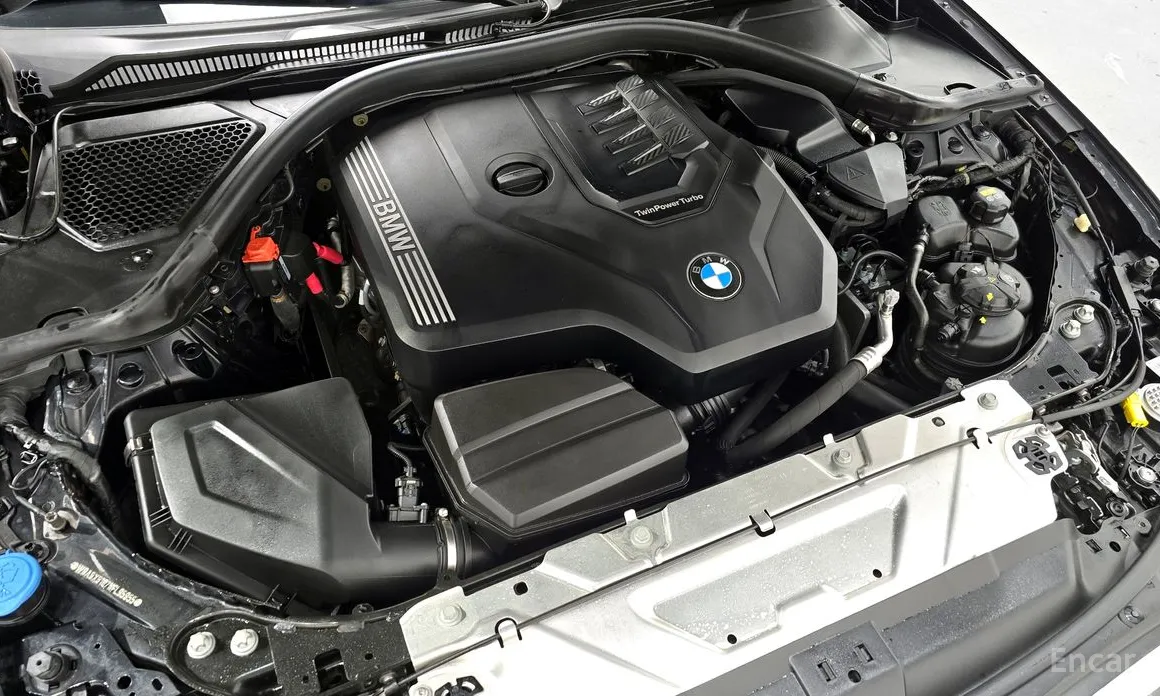 Photo 6 - BMW 3 Series