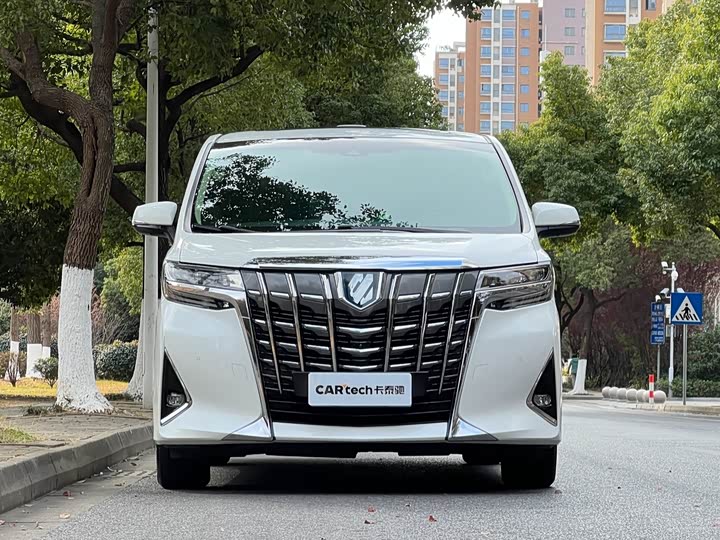 Фото 2 - Toyota Alphard