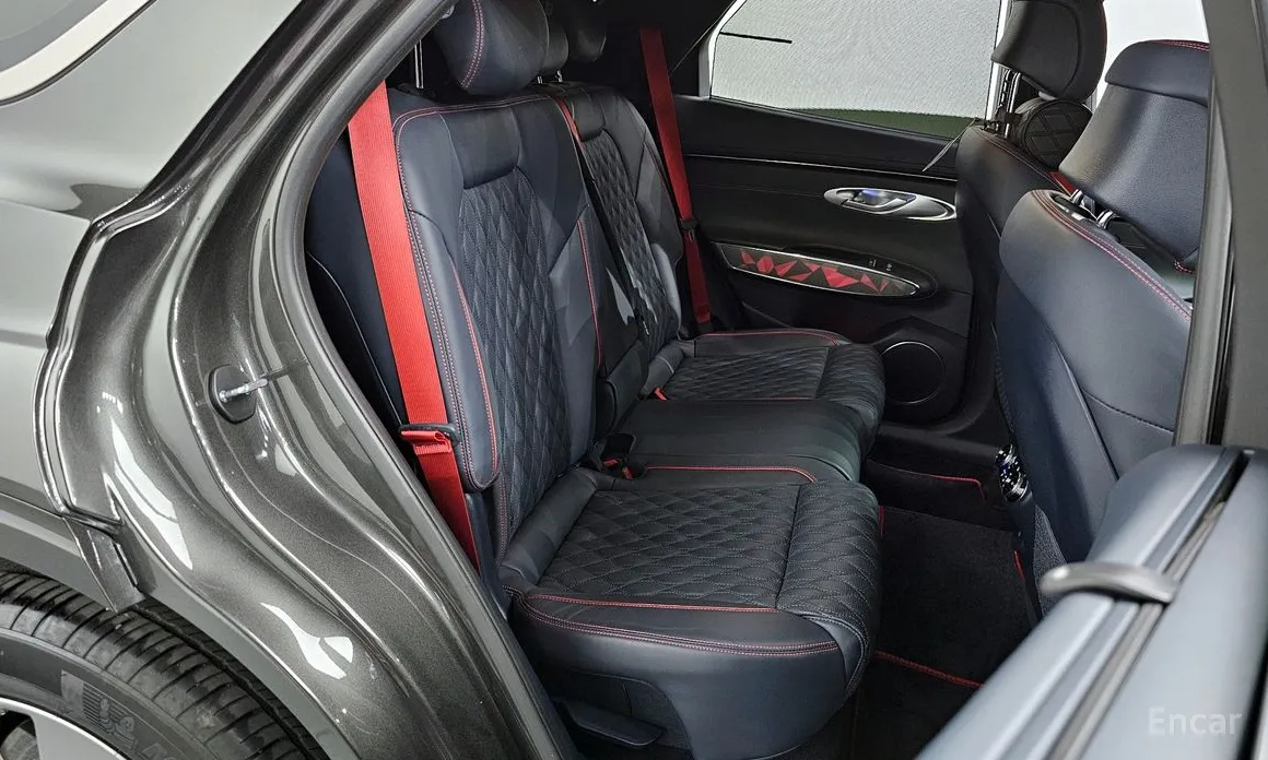 Photo 12 - Genesis GV70