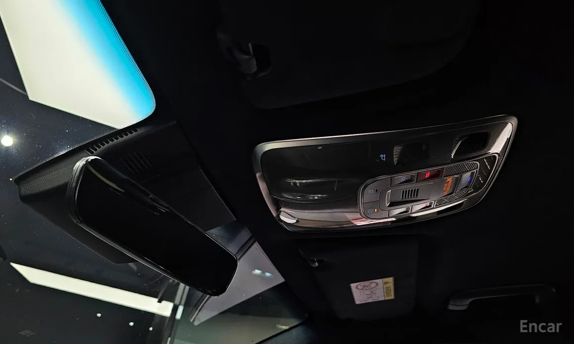 Photo 18 - Genesis GV70