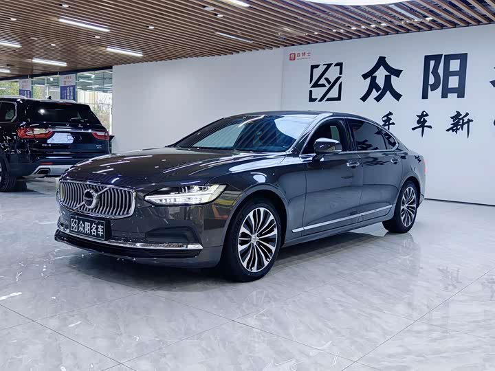 Фото 1 - Volvo S90